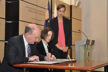 მემორანდუმი სტუდენტების განათლების ხელშეწყობისა და ფინანსური მხარდაჭერისთვის